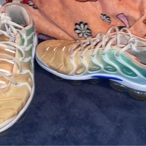 They need a thing in the shoe and new shoe laces also will take 75